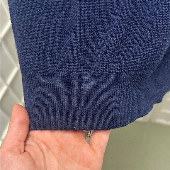 State Cashmere Short Sleeve Knit V-Neck Top in Navy Blue Med EUC - Picture 6 of 9